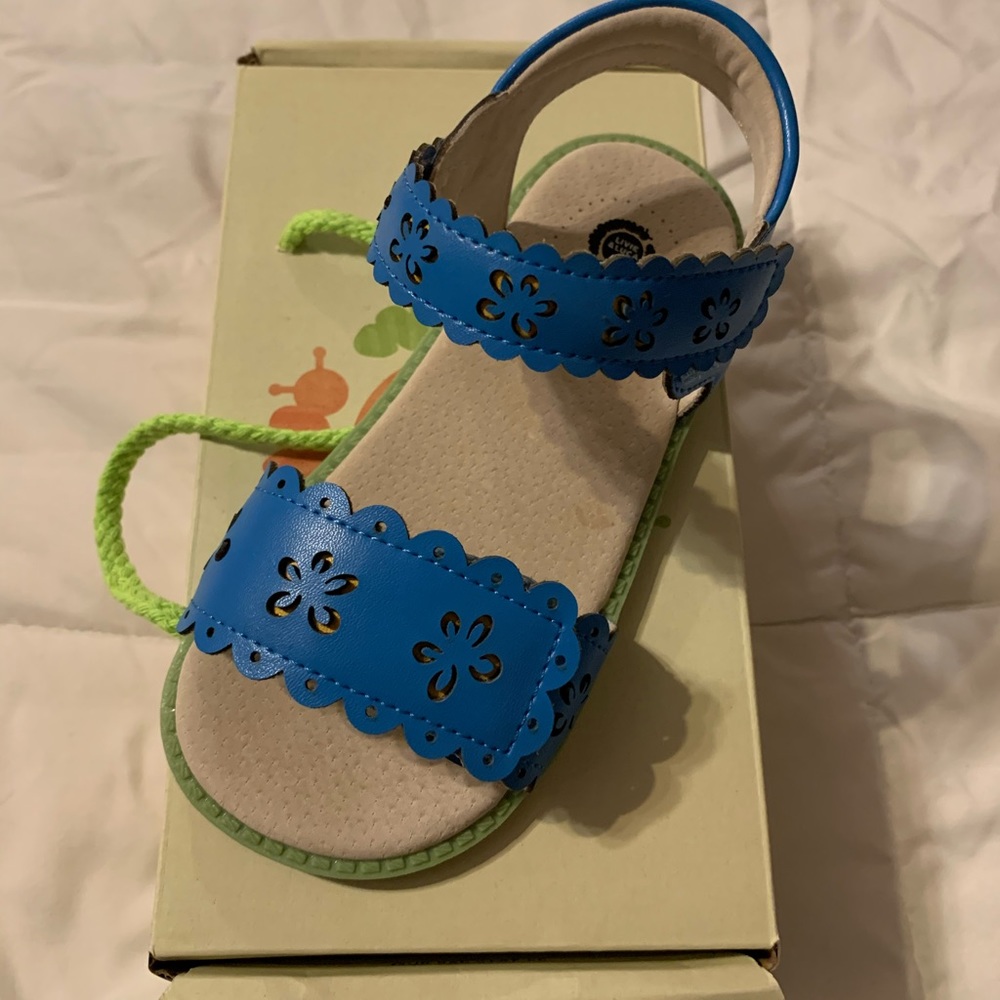 Sandals - Picture 2 of 3